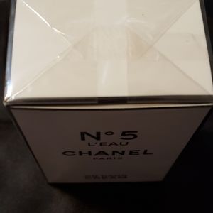 NIB Chanel no 5 On Hand Cream